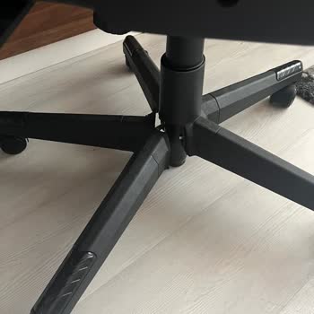 Rampage Oyun Koltuğu Otururken Kırıldı, Mağaza Ve Müşteri Hizmetleri İlgisiz Kaldı