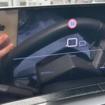 Peugeot 3008'de Ekran Ve Kilometre Sorunu, Yetersiz Servis Deneyimi