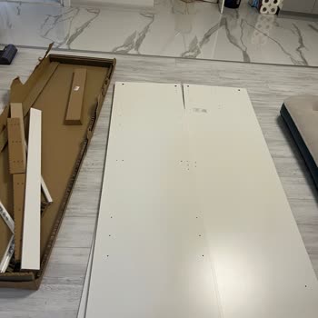 Eksik Parçalı Dolap Ve Yetersiz Müşteri Hizmeti Deneyimi