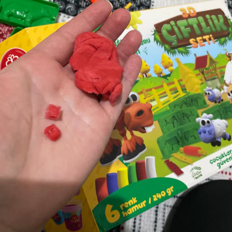 Oyun Hamurunun İçinden Cam Çıkması Nedeniyle Güvenlik Endişesi