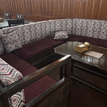 Tahmis Kahvesi Misafirlere Haksız Masa Değişikliği ve Kötü Hizmet