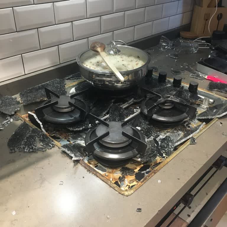 Teka Kullanım Sırasında Patlayan Ankastre Ocak Camı Mağduriyeti