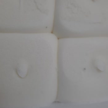 Golf Dondurma Kutusunda Siyah Benekler Ve Tozlar Şaşkınlık Yarattı