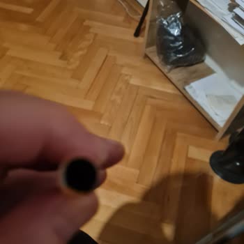 Ambalajında Patlayan Kalem Pil Şok Yaşattı