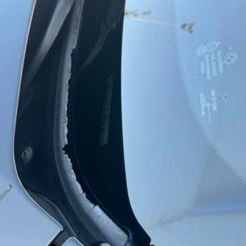 BMW 320i Ön Cam Fitilinde Beklenmedik Yıpranma Ve Kötü Görüntü