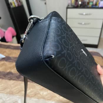 Aldığım Calvin Klein Çanta Kısa Sürede Soyuldu, İade Ve Destek Sorunu Yaşıyorum