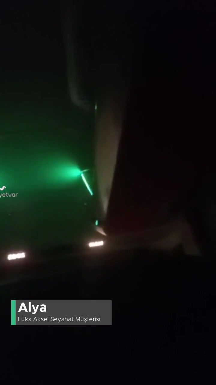 Lüks Aksel Seyahat Müzik Açık Rahatsız Edici videonun kapak resmi