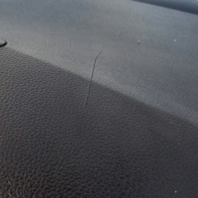 Kia Ceed Ön Göğüs Kendi Kendine Açıldı, Ücretsiz Onarım Talebi