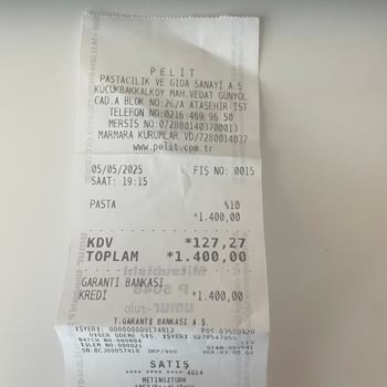 Satın Aldığım Pastadan Saç Teli Çıkması Nedeniyle Hayal Kırıklığı