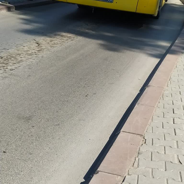 Otobüs Şoförünün Tehlikeli Sürüşü Yolcuların Güvenliğini Tehdit Ediyor
