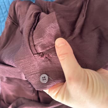 Zara'dan Aldığım Saten Gömlek İki Kullanımda Yırtıldı, Hayal Kırıklığı