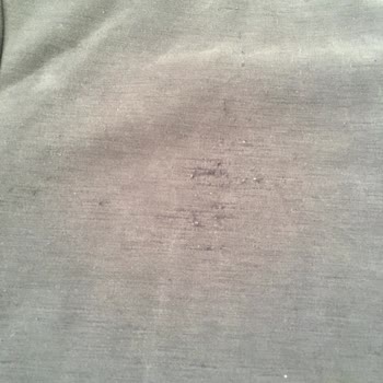 Aldığım Kıyafetlerde Tüylenme Ve Dökülme Sorunu, Mağaza Yardımcı Olmuyor