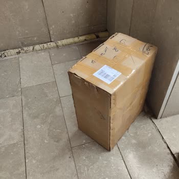 Kargom Apartman Önüne Bırakıldı, Üst Kata Çıkarılmadı