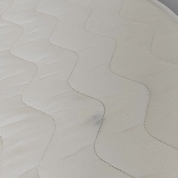 Halsa Dan Aldığım Yatak Kirli Çıktı Teslimat Ve İletişimde Büyük Sorunlar Yaşadım