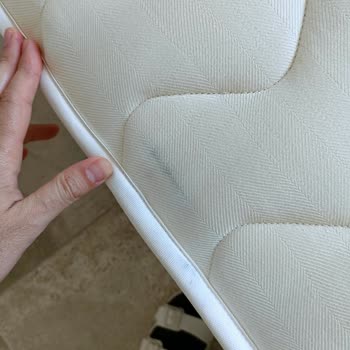 Halsa Dan Aldığım Yatak Kirli Çıktı Teslimat Ve İletişimde Büyük Sorunlar Yaşadım