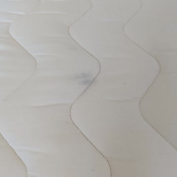 Halsa Dan Aldığım Yatak Kirli Çıktı Teslimat Ve İletişimde Büyük Sorunlar Yaşadım