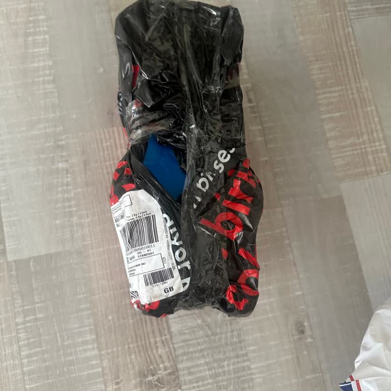 Boyner Eksik Gönderilen Adidas Ayakkabılarımın Teslim Edilmesini İstiyorum