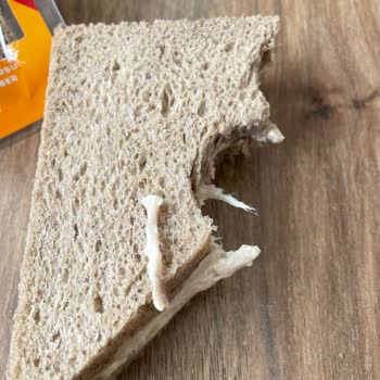 Dardanel Tavuklu Sandviçten Kemik Parçası Çıkması