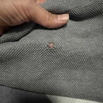 Yıkanınca Çektiği İddia Edilen Kazak Yırtık Şekilde İade Edildi