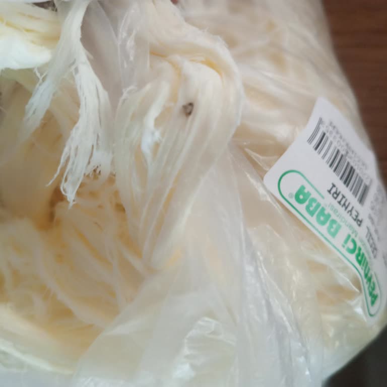 Bozuk Peynir Ve İlgisiz Personel Mağduriyeti