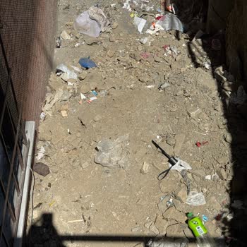 Kazı Sonrası Bırakılan Pislik Ve Koku Sorunu