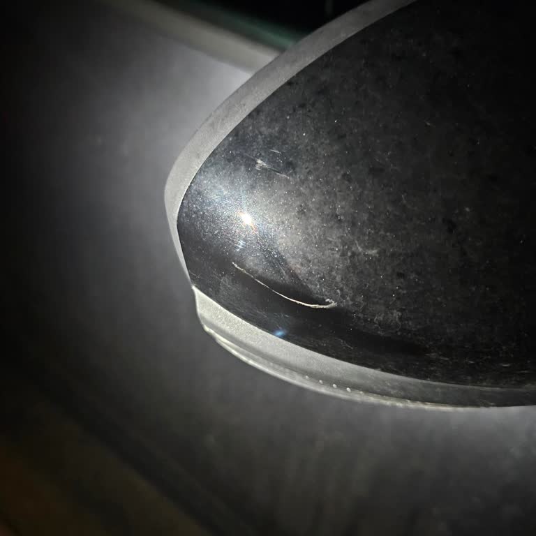 Yemeksepeti Kuryesinin Aracıma Çarpıp Kaçması Ve Maddi Hasar