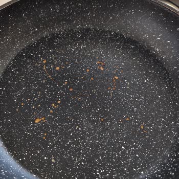 Taç Mutfak Granit Tencere Ve Tavada Erken Soyulma Sorunu