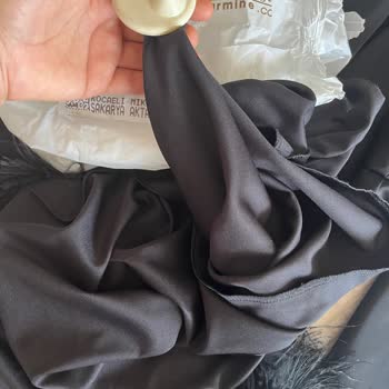 Armine Fermuarı Yırtık Ve Güvenlik Kilitli Elbise Gönderildi, Çözüm Sunulmadı