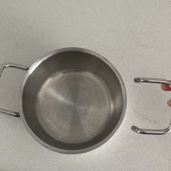 Emsan Mutfak Yeni Alınan Tencerenin Kulpunun Kısa Sürede Kopması ve Yetersiz Destek