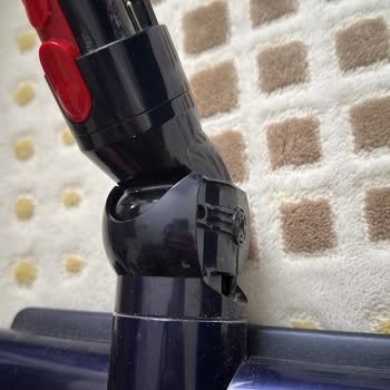 I Received a Dyson Gen5 Detect with Cracked Head Parts and No Support Response