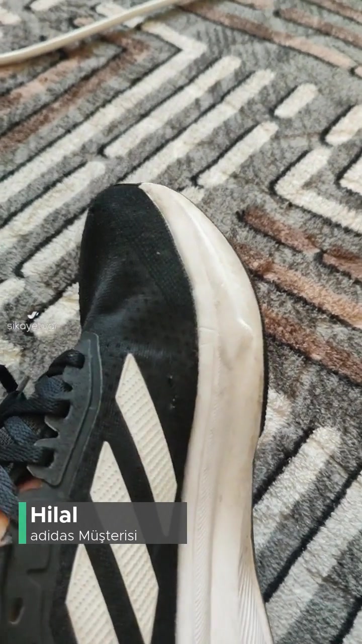 Adidas Ayakkabım Delindi, Param İade Edilsin! videonun kapak resmi