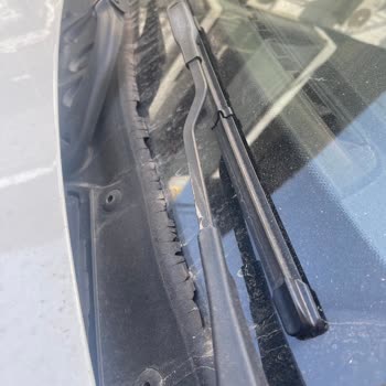 BMW 1.16i Ön Cam Fitilinin Çürümesi Ve Kalite Sorunu