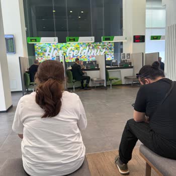 Garanti Bankası Şubesinde Yavaş Ve İlgisiz Hizmet