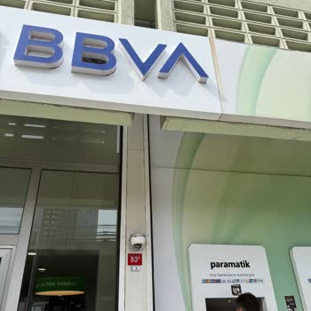 Garanti Bankası Şubesinde Yavaş Ve İlgisiz Hizmet