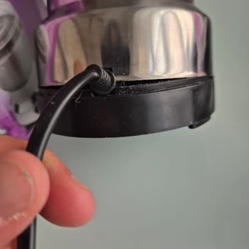 Kırık Ve Farklı Ürün, İletişimsiz Satıcı