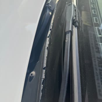 BMW F30 320ied Ön Cam Fitilindeki Kronik Sorun Ve Değişim Talebi