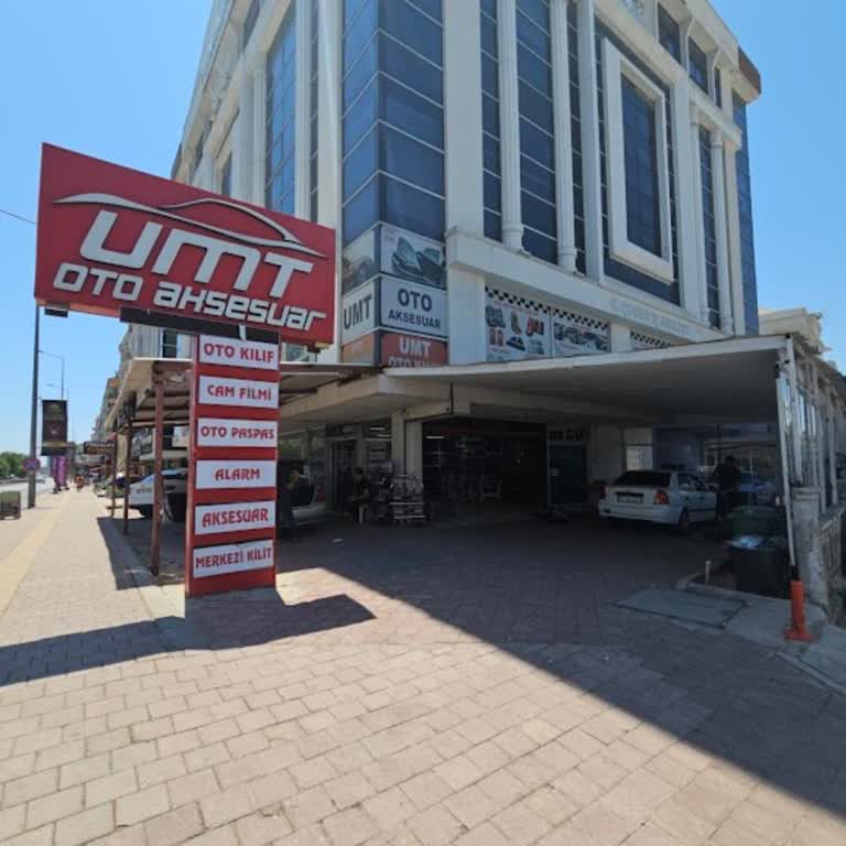 UMT Oto Aksesuar Cam Filmi Uygulamasında Hata ve Saygısız Müşteri Yaklaşımı