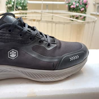 Kısa Sürede Yırtılan Ayakkabılar Ve Mağaza İlgisizliği