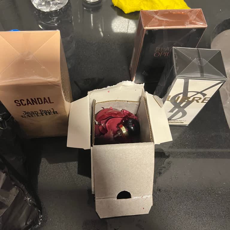 Kötü Ambalaj Nedeniyle Hasarlı Parfüm Teslimatı