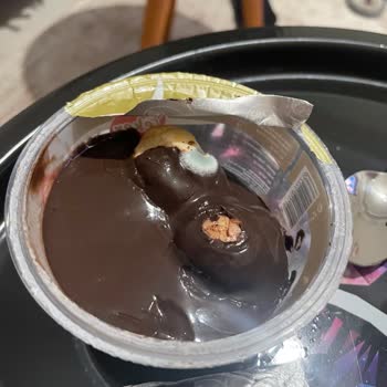 Eker Profiterolün Son Kullanma Tarihi Geçmeden Küflenmesi Hayal Kırıklığı Yarattı