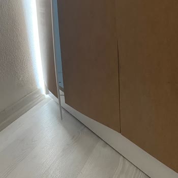 Vivense Köşe Koltuk Ve Gardırop Teslimatında Kırık Parça Ve İlgisiz Müşteri Hizmeti