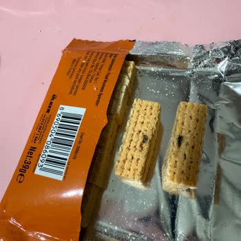 Aldığım Gofretin İçinden Şüpheli Siyah Cisim Çıktı