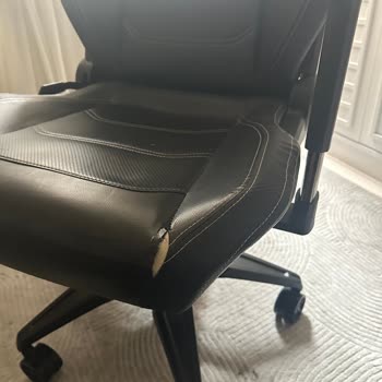 Aldığım Oyuncu Koltuğu Kısa Sürede Arızalandı, Comsis'ten Hiçbir Destek Alamıyorum