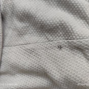 Tudors Tişörtte Beklenmedik Kumaş Yırtılması