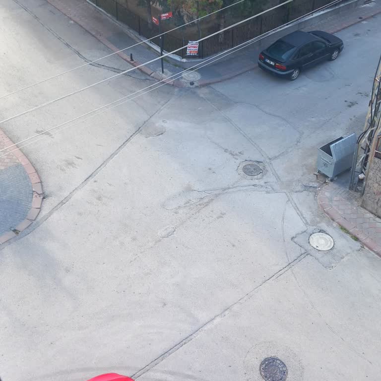 Yoğun Trafik Ve Hatalı Park Sorunu Nedeniyle Kuşcağız Mahallesi Bolluk Sokak'ta Güvenlik Endişesi