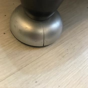 Bambi Yatak Baza Ayakları Kısa Sürede Çatladı, Garanti Desteği Sağlanmadı