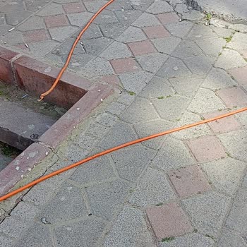 İnşaat Nedeniyle Kopan İnternet Kablosu Günlerdir Onarılmadı