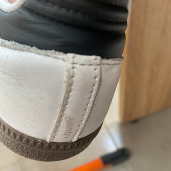 Adidas Ayakkabıda Kısa Sürede Deri Deformasyonu Ve Olumsuz İnceleme Sonucu