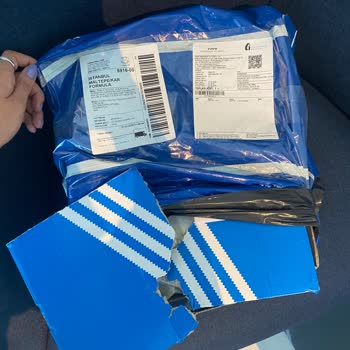 Aldığım Ayakkabının Kutusu Paramparça Ve Teslimat Gecikti