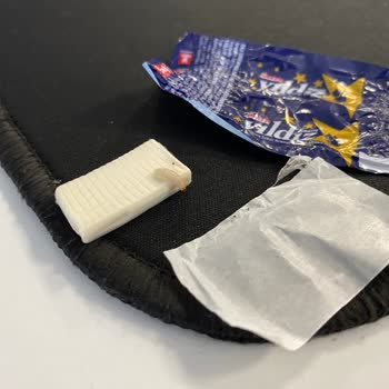 Bir Sakız Ürününde Yabancı Madde ve Son Kullanma Tarihi Sorunu